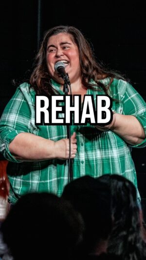 Debra DiGiovanni Instagram - “Rehab” 🎤: @debradg on “getting ready for her new life”

📍: @donttelllosangeles 
🤝: @nudgetext 

#lacomedy #liveevents #nudgetext #donttellcomedy