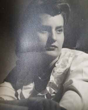 Debra Winger Instagram - Hey Ruth, kinda missing you ... maybe there’s a special IG vibration somewhere? #thanksma