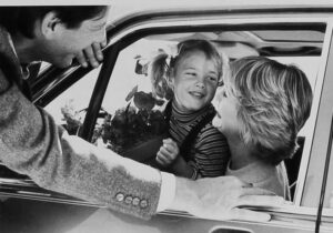 Dee Wallace Instagram - Flashbacks…📷 #ettheextraterrestrial