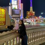 Della Delila Instagram - Netizen tercinta boleh kali ya bantu mikirin caption foto beberapa hari kedepan 🥰… Kalau ini kira2 apa ya capt nya? Bellagio Las Vegas