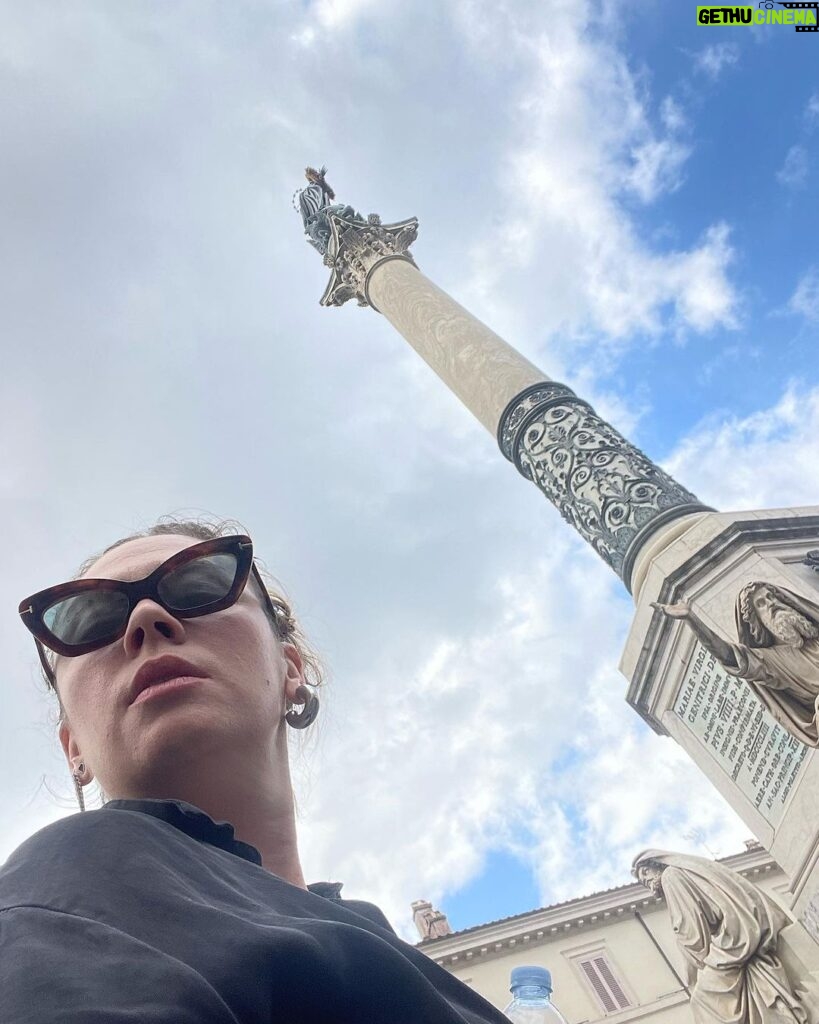 Demet Evgar Instagram - My angel contected me in Rome 🪽 Roma, Italy