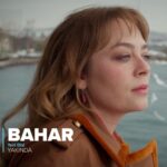 Demet Evgar Instagram - Biraz da içimiz ısınsın ve umudu iliklerimize kadar hissetmeyelim mi… Çok az kaldı Bahar’a! 🤍☘️