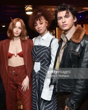 Dempsey Bryk Instagram - LA premiere 

premiere
Grooming: @shawnesssss
Styling: @c_giacomini 
Suit: @thom__sweeney 

screening
Grooming: @shawnesssss
Styling: @suleicav