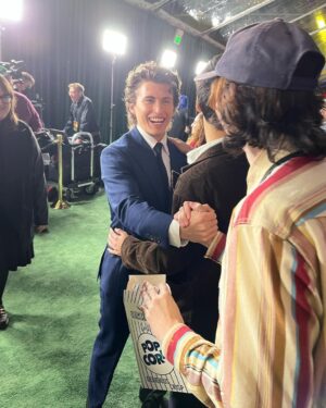 Dempsey Bryk Instagram - LA premiere 

premiere
Grooming: @shawnesssss
Styling: @c_giacomini 
Suit: @thom__sweeney 

screening
Grooming: @shawnesssss
Styling: @suleicav