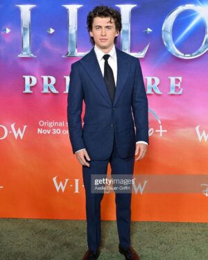 Dempsey Bryk Instagram - LA premiere 

premiere
Grooming: @shawnesssss
Styling: @c_giacomini 
Suit: @thom__sweeney 

screening
Grooming: @shawnesssss
Styling: @suleicav