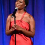 Denée Benton Instagram - Sang a prayer tonight in this photo: 🎵 Someday at Christmas men won’t be boys Playing with bombs like kids play with toys Some warm december our hearts will see a world where we’re all free Someday at Christmas there’ll be no war When we have learned what Christmas is for When we have found what life’s really worth There’ll be peace on earth #permanentceasefirenow #freepalestine