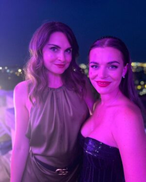 Denisa Cziglová Instagram - Moc děkuji za pozvání @fashionnightbrno 

Když po půl roce náročného období, 🫣
kdy jsem špatně mluvila a moje výsledky nejsou zrovna přívětivé, byla jsem moc ráda, že jsem mohla vyměnit pyžamo, papuče za společenské šaty a vyrazit ven a užít si módní show skvělých návrhářů. 

Bylo super potkat spoustu kamarádek, známých a moc jsem si užila tento večer🙏🏽❤️

Moc děkuji @lasatinofficial za parádní overal. 💚 #musthave

#fashionnightbrno #fashionshow #brno #brnozije #enjoyeverymoment #lifeisshortbehappy #foodtherapybydenisa #cancermum #fuckcancer #evzen #glioblastom #brno