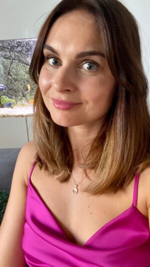 Denisa Cziglová Instagram - Ahoj přátelé,
po půlroce jsme si dlouho spolu nepopovídali, tak jsem vám chtěla říct jaký je můj aktuální stav, jak se cítím a jak ten život a vše beru.

Taky jsem vám řekla informace o BIO léčbě a Evženovi, samozřejmě uvidíme co bude.🙏🏽

Doufám že bude vše slyšet a můj rozhovor si poslechnete🙏🏽😅

Děkuji moc, že mi držíte palce. 💓

A moc vám děkuji za milé zprávy, užívám si každý den na plno, dnes jsem tady a je mi dobře, zítra to může být jinak🫶🏻

Mějte se hezky a užívejte si každý den a važte si, že jste tady a zdraví❤️
