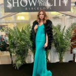 Denisa Cziglová Instagram – Děkuji moc za pozvání ❤️@showandthecity 
Poprvé jsem si tuto charitativní přehlídku užila jinak, než na mole a po dlouhé době viděla své známé. 😆 

Jsem moc ráda, že @dnes_pomaham stále pomáhá dětem, které pomoc potřebují. 🙏🫶🏻

Moc hezky jsem se cítila 😍.
Děkuji za šaty od @lasatinofficial ❤️

A šikovné kadeřnici Verči za úžasné vlásky. 😍

My ženy umíme kouzlit 😈😇

Život se musí žít a užívat si každý den a dělat si radost.❤️

#showandthecity #dnespomaham #barcelo #fashionshow #lasatin #lasatinofficial #girlspower #brno #foodtherapybydenisa #cancermum Hotel Barceló Brno Palace