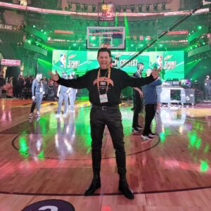Dennis Jauch Instagram - TUNE IN TO THE @nbaallstar HALF TIME SHOW TONIGHT ON @nbaontnt 
I AM SHOW DIRECTING FOR @djkhaled & AN INSANE LINE UP OF GUEST ARTISTS WITH THE DREAMTEAM @noceilingsent ... get ready for a serious content dump 😂 #NBAAllstar2022 #DJKHALED