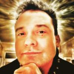 Denys Rodnianskyi Instagram - Буддисты считают, что каждый человек, это Бог, но на разных стадиях развития. Например сделал что-то недостойное, почувствовал себя гадко, проанализировал, исправил ситуацию, и больше так не делаешь. Всё, ты на шаг ближе к совершенству. Мотивирующий подход правда? #денисроднянский