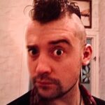Denys Rodnianskyi Instagram - «В идеологии панка «ирокез» является символом борьбы против навязываемых обществом стереотипов». (Википедия) Теперь стало понятно, почему тогда хотелось такую причёску😁🤘