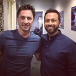 Derek Muller Instagram - How awkward does this photo look? I think @zachbraff was embarrassed we wore the same color while filming ep 6 of @billnye Saves the World. This is the episode where I visit LIGO!!!! (And can’t contain my excitement in the correspondent chat) Sony Pictures Studios