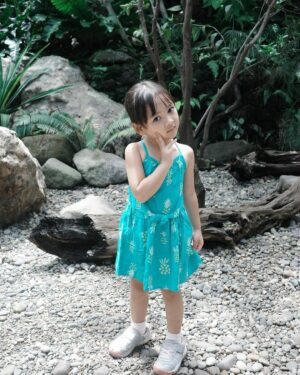 Devi Kinal Putri Instagram - ceritanya kebun binatang saat tidak hujan.
jadi bukan tempat rahasia
jalan-jalannya tapi tetep sambil berpegang tangan.
🩷🩷🩷🩷