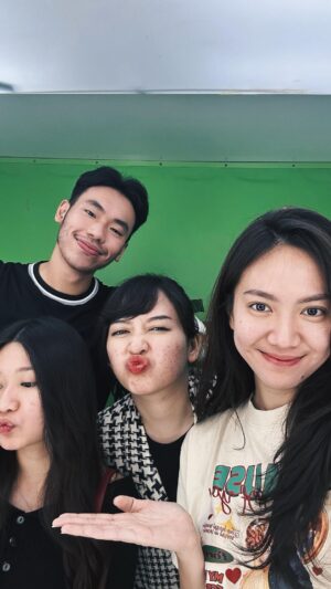 Devi Kinal Putri Instagram - ya kan aku kinal rekam posting hahahahahah
#friends