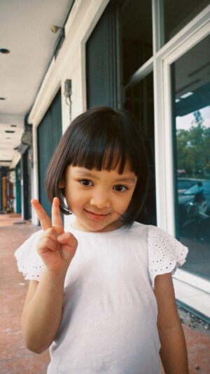 Devi Kinal Putri Instagram - jadi mirip bunda waktu kecil🙏🏻 .