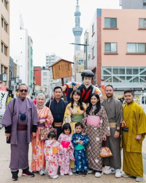 Devi Kinal Putri Instagram - enjoy my family photo shoot session with @sweet.escape team! 
di Asakusa dengan kimono.
helpfull dan santai banget, cocok lah untuk foto keluarga supaya ada foto sama-sama yang proper hihihi
.
Pake promo aku ya!
KINAL10 (10% off + 10 extra downloadable photo quota for photoshoot in all available SweetEscape destinations) 
#family #asakusa #japan