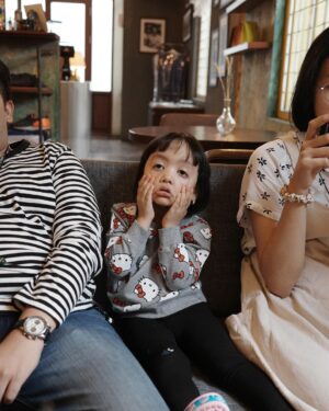 Devi Kinal Putri Instagram - cafe💕 
slide terakhir foto halloween🎃