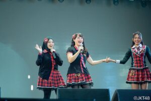 Devi Kinal Putri Instagram - memories!!
.
.
.
thankyou team doc JKT48 yang foto fotonya keceh badaiiiiii
.
arigatou @rezzahabibie 
.
#synchronizefest