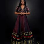 Dhanya Ananya Instagram - your moon like earrings 🌙 ✨ Designer- @akhila_the_couturier @aksha__designs Artist - @kanmaniii3 Shoot Director- @avrilvarghese @goldenpushers Photography- @rijil_kl Makeup- @makeover_by_aswathyprasanth Ornaments- @havana.lady