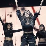 Dhvani Bhanushali Instagram - Released HOLD ON with you guys grooving to it thrice 🥳on a very special show! Hookstep soon ? DC @saurabh_prajapati24 📹 @baricci