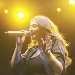 Dhvani Bhanushali Instagram - HOLD ON mumbai ❤️ 📹 @baricci