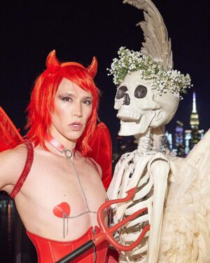 Di Mondo Instagram - 8:25 <devilicious>

“the good and the evil / el bien y el mal”

#HappyHalloween #Devil #Angel #DiMondo
Monday October.31.2022 #NewYork 
Photo: @adriannina 
Edit: @_alisa_grabko_ 
 
@instagram