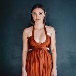 Dia Frampton Instagram - You can’t keep doing the same thing and expect a different outcome. This year will be the year of change. Approaching dreams, relationships, and inner growth from different angles. Holding my mental and emotional health at the same standard as my physical health. Listening more, and talking less. ❤️🕊❤️🕊 📸 @megframpton