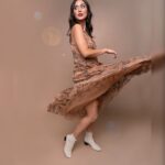 Dia Frampton Instagram - Happy Holidays ⛄️🎄❄️⛄️🎄❄️ 📷 @jmlakl 💇🏽‍♀️💋 @makeupbyjanelyn