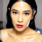 Dian Sastrowardoyo Instagram - Last night's look. Tap for credits.