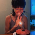 Diane Lin Instagram - 因為擁有太多太多愛，所以那些所謂不好的，變得根本不值得一提了。 喜歡劉黛瑩說的，大概是這樣：「因為感受過幸福，所以會哭。」 是啊，真正的幸福是會使人落淚的。32歲這年，特別有這種感覺，笑到哭，流了很多幸福的眼淚。 時時提醒自己：「愛永遠不嫌多，用力去愛吧！」 謝謝你們，愛人、好友與宇宙。 33歲還是要繼續平安健康呀！唯一的生日願望，分享給大家。