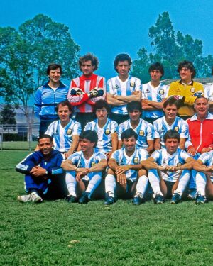 Diego Maradona Instagram - Aquellas personas que han conseguido grandes logros se han destacado, entre otras cosas, por su pasión e intensidad. Feliz cumpleaños al querido Carlos Salvador Bilardo ⭐️🇦🇷