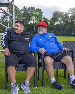 Diego Maradona Instagram - "Vení Turquito, vamos a jugar..."
Chau tío, esperamos que disfrutes con papá.
❤️❤️❤️