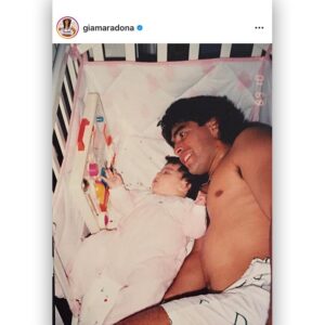 Diego Maradona Instagram - Gracias mis amores ❤️❤️ @dalmaradona @giamaradona