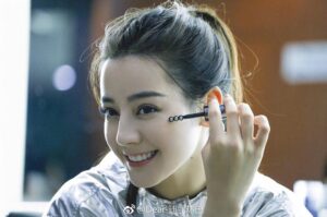 Dilraba Dilmurat Instagram - 熬夜不怕黑眼圈😁