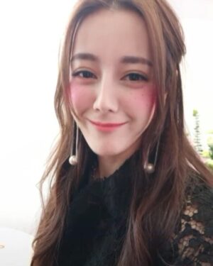 Dilraba Dilmurat Instagram - 所以到底什么事情真的假的😂
