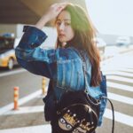 Dilraba Dilmurat Instagram - 迪丽热巴微博：大家好？大家早安！迪丽热巴要起飞了。我们落地米兰时装周见。 ​​​