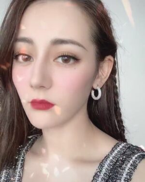 Dilraba Dilmurat Instagram - 如果你每天想我一次