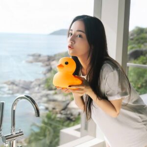 Dilraba Dilmurat Instagram - 小鸭子 嘎嘎嘎嘎嘎