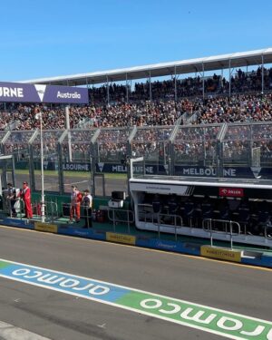 Dilruk Jayasinha Instagram - From last Sunday - me playing it TOTALLY COOL at The Melbourne @f1! Thanks @paramountplusau for the incredible experience and access to the pit! I’d like to think that me crop dusting Le Clerc’s pit crew contributed to his DNF ! (Jokes I like Charles, don’t come at me 🙏🏾)