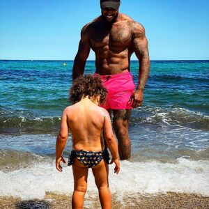 Dimitri Delavegas Instagram - ❤️❤️❤️SUMMER2k20❤️❤️❤️
➖➖➖➖➖➖➖➖➖➖➖➖➖➖➖➖➖➖
Première vacances avec My BoO ❣️

First vacation with My BoO ❣️
➖➖➖➖➖➖➖➖➖➖➖➖➖➖➖➖➖➖
#love #baby #cataleya #sainttropez #playa #plage #mer #cacahuete #bebeours #mamanours #papaours #daddylove #daughterandfather #daughter #metisse