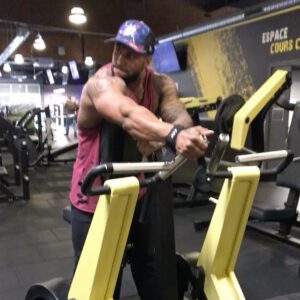 Dimitri Delavegas Instagram - 🦍🦍🦍DOSMURAILLE🦍🦍🦍
➖➖➖➖➖➖➖➖➖➖➖➖➖➖➖➖➖➖
Qui a envie d’avoir un dos aussi large que @lamurailledechine, 6 plaques minimum sur la machine 😊➖➖➖➖➖➖➖➖➖➖➖➖➖➖➖➖➖
Who wants to have a back as wide as @lamurailledechine 6 plates minimum on the machine😊
➖➖➖➖➖➖➖➖➖➖➖➖➖➖➖➖➖➖
#back #murailledechine #body #bodybuilding #muscu #musculation #ifbb #proleague #fit #fitness #fitnessparkpoitiers #fitnessgirl #fitboy #paris #aesthetic #mensphysique