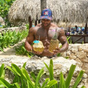 Dimitri Delavegas Instagram - ☀️🍍🥥SUMMERHOLIDAY🥥🍍☀️
➖➖➖➖➖➖➖➖➖➖➖➖➖➖➖➖➖➖
Vivement les vacances en famille,pass sanitaire,Covid,masque,couvre feu peu importe personne m’empêchera d’avoir un bronzage punta cana 😁
➖➖➖➖➖➖➖➖➖➖➖➖➖➖➖➖➖➖
I can't wait for the holidays, health pass, Covid, mask, curfew, no one will prevent me from having my punta cana tan 😁
➖➖➖➖➖➖➖➖➖➖➖➖➖➖➖➖➖➖
#holiday #summervibes #tan #bronzage #puntacana #cotedazur #coconut #pineapple #vacances #france #muscle #fit #fitness #sun #beachlife #beach