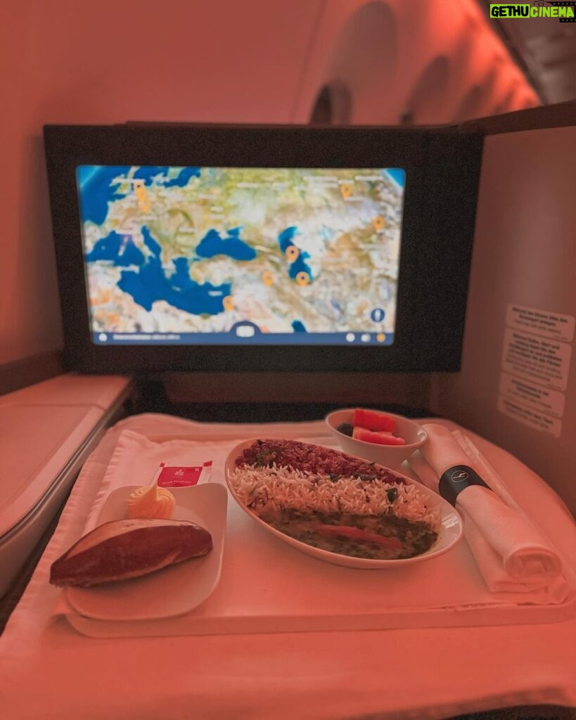 Dimpi Sanghvi Instagram - Hyderabad ➡ Frankfurt Experiencing the epitome of luxury at 30,000 feet with Lufthansa Business Class ✈✨ @lufthansa #LufthansaBusinessClass #Lufthansa #LufthansaNewRoute #LufthansaB787 #TravelGoals #DimpiSanghvi #LufthansaHyderabadToFrankfurt #DimpiTravelDiaries #Germany