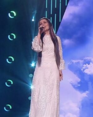 Dina Garipova Instagram - The Prayer.. От нас c @gregory_chernetsov для вас...
Ваша Дина...
⠀
P.S. Полную версию можно посмотреть на моем @YouTube канале! 😏
⠀
P.P.S. Платье @redcarpet__dress 😘
⠀
P.P.P.S спасибо моим любимым @agafonov3000 и @the_andrew_weed за эту музыку…
⠀
#ThePrayer #ДинаГарипова #ДинәГарипова #DinaGaripova #ГригорийЧернецов