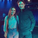 Dina Garipova Instagram - Откроем завесу тайны 🙃 Вот песня #ThePrayer , которую мы исполнили в Крокус Сити Холле вместе с @gregory_chernetsov! ⠀ Смотрите наше выступление в концерте #ОбьяснениеВЛюбви 8 марта на Первом канале @1tv в 10:20 😉 ⠀ #ДинаГарипова #ДинәГарипова #DinaGaripova #ГригорийЧернецов #Первыйканал