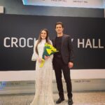 Dina Garipova Instagram - Откроем завесу тайны 🙃 Вот песня #ThePrayer , которую мы исполнили в Крокус Сити Холле вместе с @gregory_chernetsov! ⠀ Смотрите наше выступление в концерте #ОбьяснениеВЛюбви 8 марта на Первом канале @1tv в 10:20 😉 ⠀ #ДинаГарипова #ДинәГарипова #DinaGaripova #ГригорийЧернецов #Первыйканал
