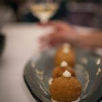 Diogo Beja Instagram - Quando a Mia recebeu o convite para irmos jantar ao Sommelier, ficámos logo entusiasmados. Foi a escolha - difícil de tomar, na altura - para o nosso primeiro encontro e voltar seria sempre especial. E assim foi. Com a nova carta do Chef Gonçalo e uma preocupação renovada com a harmonização entre vinhos e comida, ficámos rendidos. Dêem-nos bom vinho, boa comida e a possibilidade de eu pegar na câmara.. e estamos lá! 😁 E que tenhamos muitos mais "primeiros encontros", @miarelogio! 😘♥️ #food #foodphotography #foodporn #onthetable #bonappetit #bomapetite #kitchen #sommelierlisboa #sommelierlisbon #winelovers #vinícola #shooters_pt #faded_world #faded_portugal #p3top #15aoburro #gerador #gerador_eu #instiesgerador #igersportugal #portugaldenorteasul #visitPortugal #Portugal #igerslisboa #Lisbon #Lisboa #agameoftones #gameoftones #sonyalphapt #sonya7iii Sommelier Lisbon