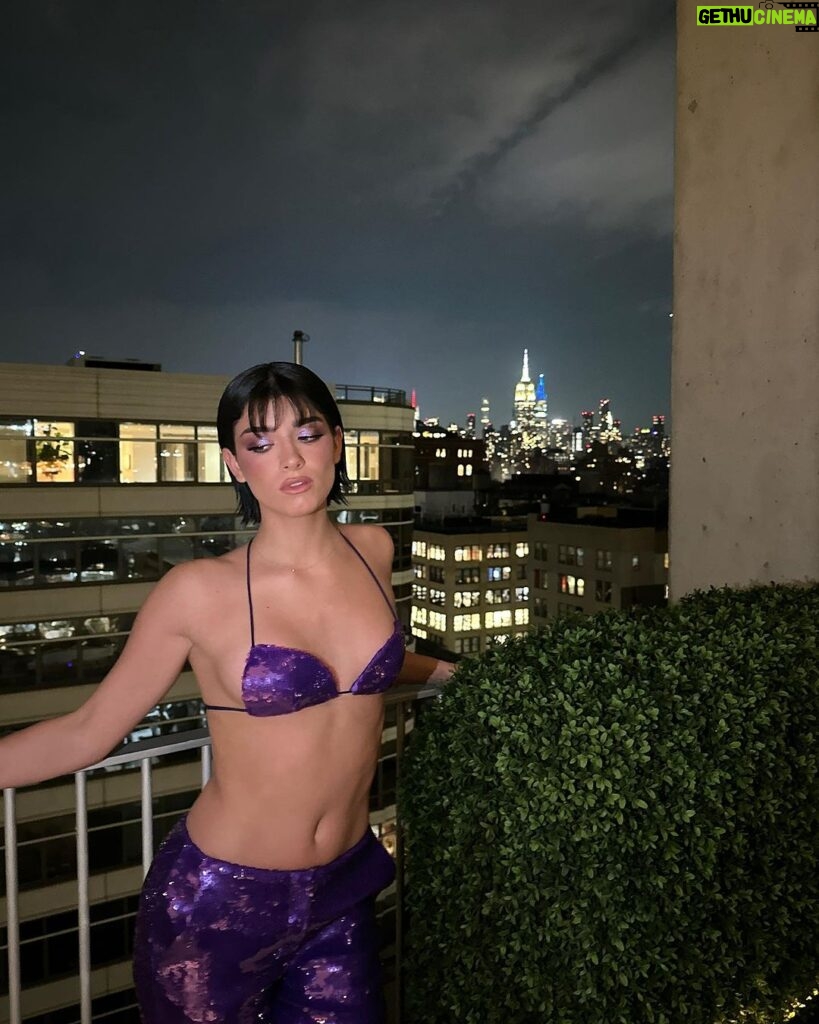 Dixie D'Amelio Instagram - feeling New York, New York