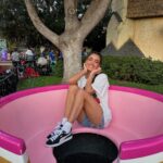 Dixie D'Amelio Instagram - DIXIELAND 🧚‍♀️ @pumasportstyle #foreverclassic